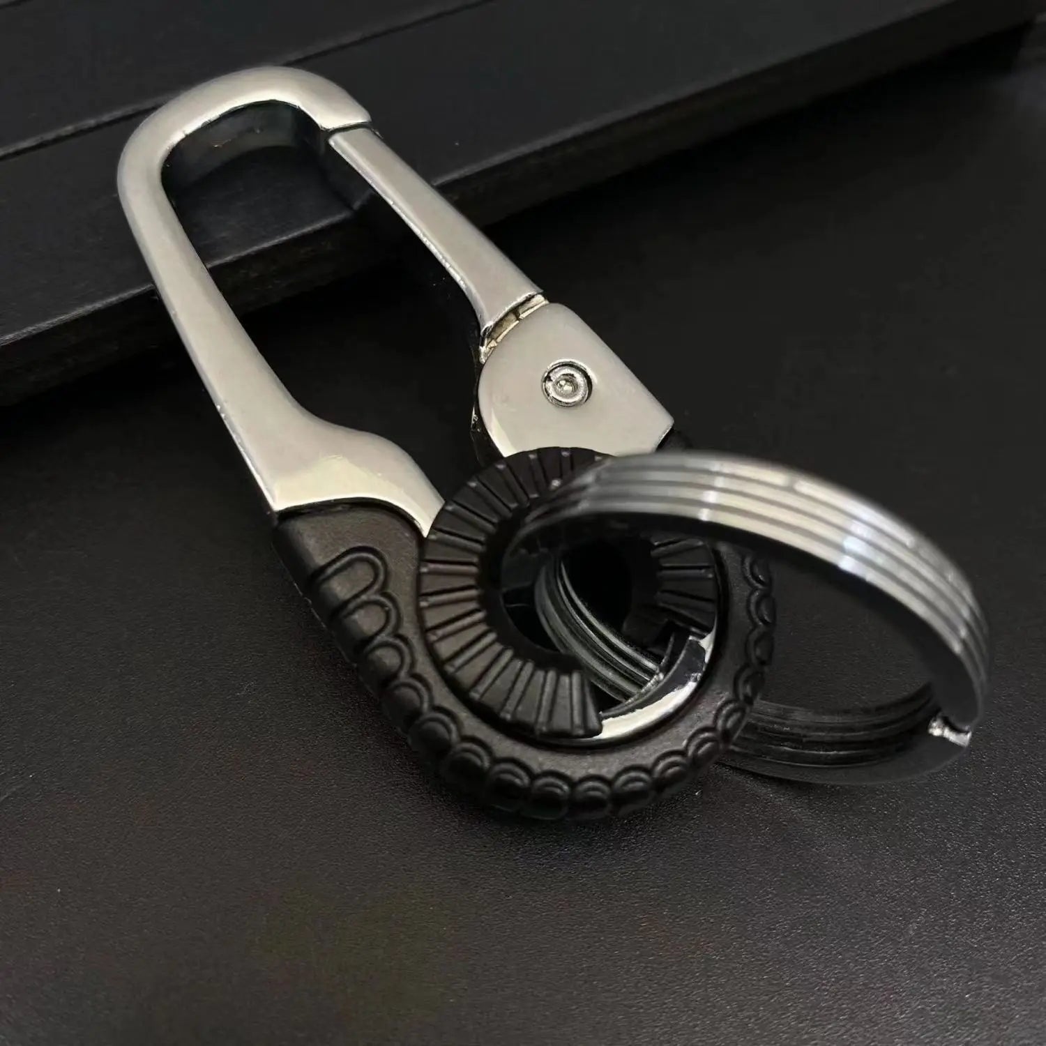 Keychain Buckle For Men Stainless Steel Key Ring Key Chain Hook Outdoor Carabiner Climbing Keyfob Accessories Rugged Belt Clip